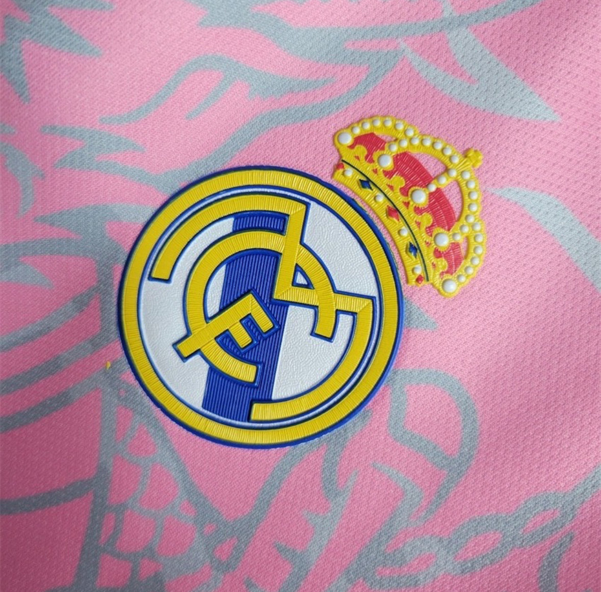 Real Madrid "Dragón Rosa" Special Kit