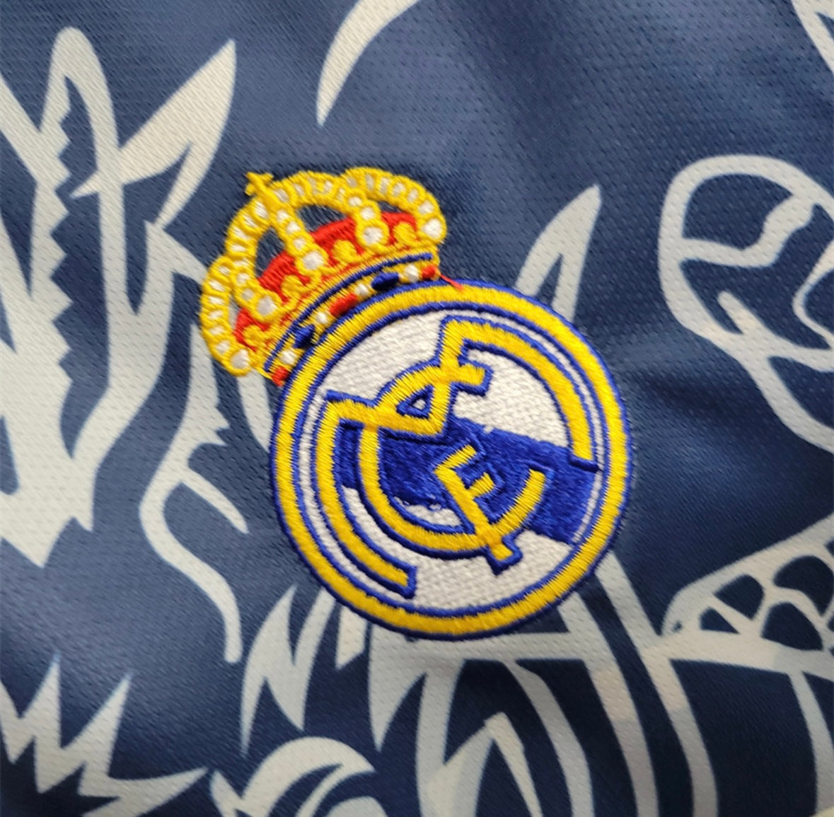 Real Madrid "Dragón Azul" Special Kit